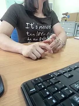 -NhaKy22 online show from April 2026 02:06:01 AM