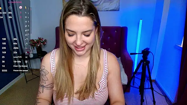 Snapshot of Emma__Ross chatting on June 2026 02:24:02 AM Emma Ross online show from June 2026 02:24:02 AM