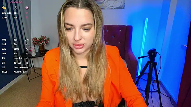Snapshot of Emma__Ross chatting on June 2026 02:02:01 AM Emma Ross online show from June 2026 02:02:01 AM