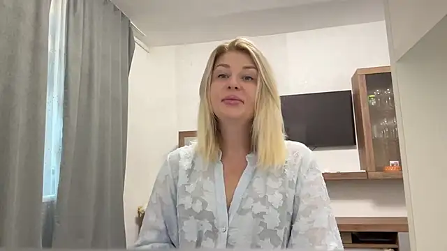 Blondie xoxoxo online show from October 2025 09:15:01 AM