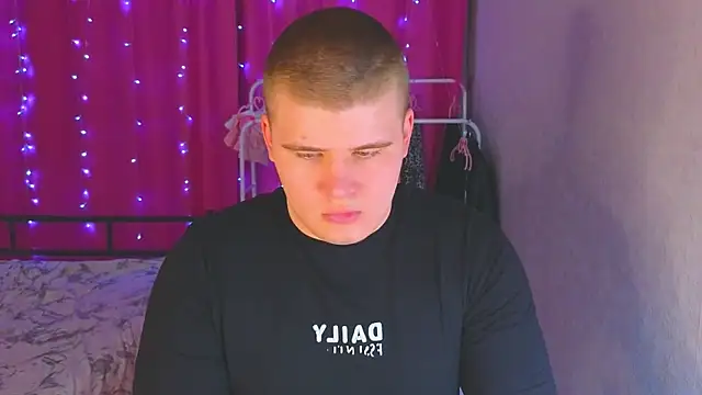 kittenmurr online show from March 2026 01:44:02 PM