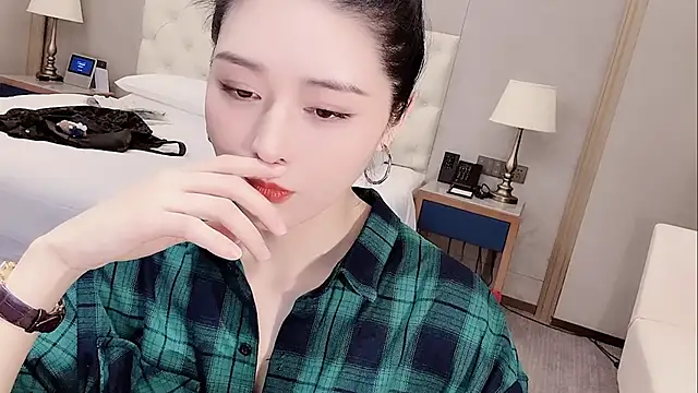 Ianxuan online show from October 2025 03:51:02 AM