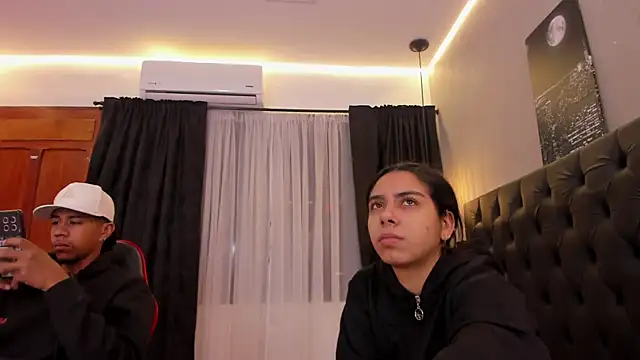 violet and myers online show from November 2025 11:24:01 AM