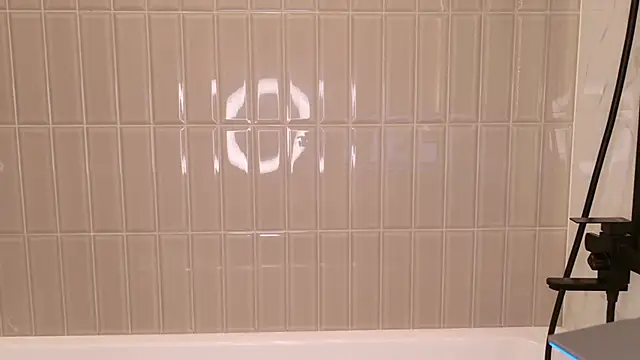 Snapshot of shes_rebel chatting on December 2025 09:45:01 PM shes rebel online show from December 2025 09:45:01 PM