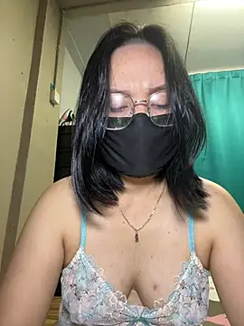 melyiaaa online show from February 2026 03:38:01 PM