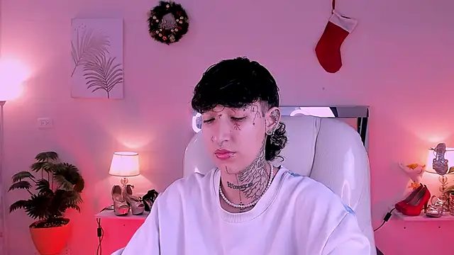 Snapshot of Luci_Rose chatting on January 2026 02:37:02 AM Luci Rose online show from January 2026 02:37:02 AM