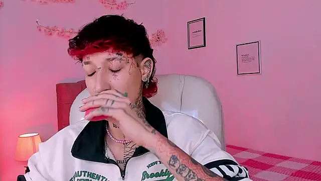 Snapshot of Luci_Rose chatting on February 2026 02:30:02 AM Luci Rose online show from February 2026 02:30:02 AM