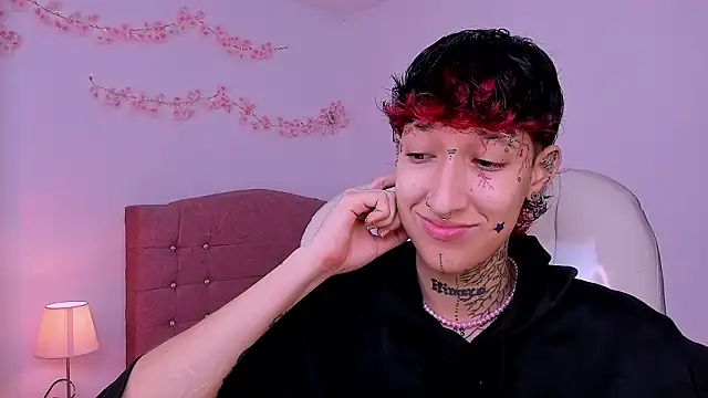 Snapshot of Luci_Rose chatting on February 2026 02:08:02 AM Luci Rose online show from February 2026 02:08:02 AM