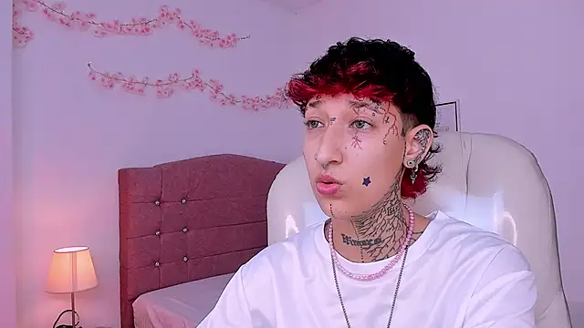 Snapshot of Luci_Rose chatting on February 2026 06:37:01 AM Luci Rose online show from February 2026 06:37:01 AM