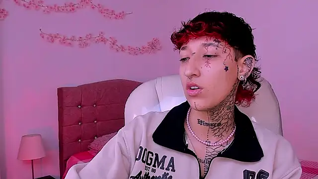 Snapshot of Luci_Rose chatting on February 2026 01:30:02 PM Luci Rose online show from February 2026 01:30:02 PM