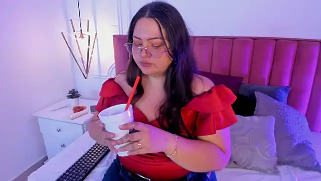 Tessa Sinclaire online show from October 2025 11:24:02 PM