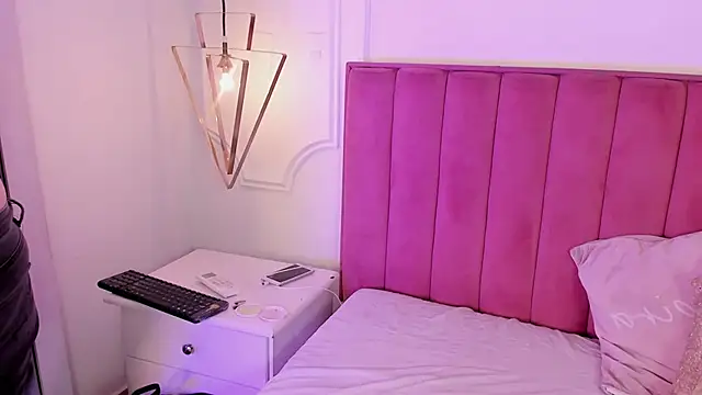 Snapshot of Tessa_Sinclaire chatting on March 2026 10:16:02 PM Tessa Sinclaire online show from March 2026 10:16:02 PM