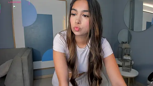 Snapshot of VeronicaBlue chatting on June 2026 10:10:01 AM VeronicaBlue online show from June 2026 10:10:01 AM