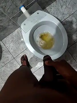 Gustavomoreno19 online show from September 2025 10:37:01 AM