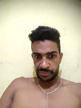 Gustavomoreno19 online show from September 2025 10:23:02 PM