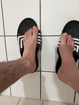 Dicksxd online show from November 2025 08:00:01 PM