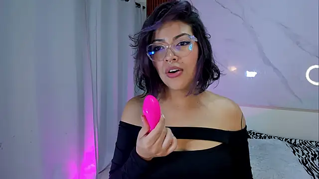 sara zc online show from December 2025 11:50:02 AM