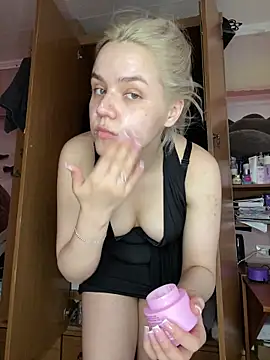 Snapshot of April_Purr chatting on May 2026 07:46:02 AM April Purr online show from May 2026 07:46:02 AM