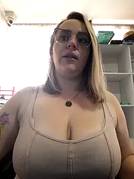 CurvyLust x online show from November 2025 03:36:02 PM