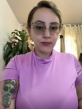 Snapshot of CurvyLust_x chatting on April 2026 01:46:01 PM CurvyLust x online show from April 2026 01:46:01 PM