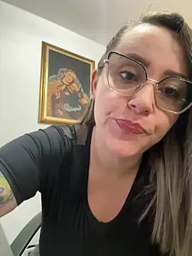 Snapshot of CurvyLust_x chatting on May 2026 01:29:02 PM CurvyLust x online show from May 2026 01:29:02 PM