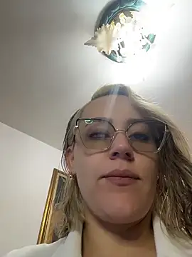 Snapshot of CurvyLust_x chatting on June 2026 01:37:02 PM CurvyLust x online show from June 2026 01:37:02 PM