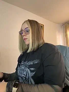 Snapshot of CurvyLust_x chatting on June 2026 02:42:01 PM CurvyLust x online show from June 2026 02:42:01 PM