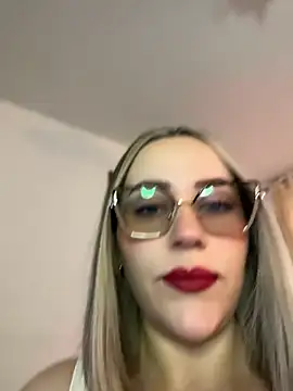 Snapshot of CurvyLust_x chatting on July 2026 01:06:02 PM CurvyLust x online show from July 2026 01:06:02 PM