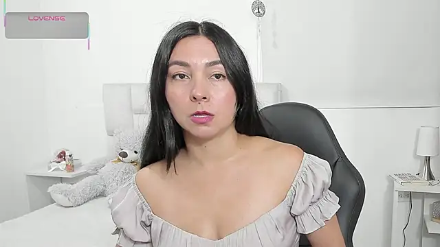 Snapshot of Ms_milarose chatting on April 2026 12:32:01 AM Ms milarose online show from April 2026 12:32:01 AM