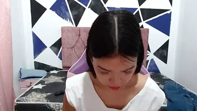 shy luna18 online show from November 2025 01:14:02 PM