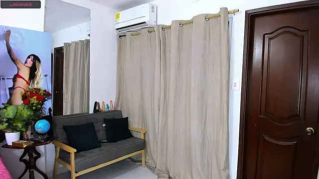 zou quira online show from March 2026 01:34:01 AM