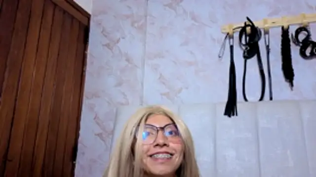 VioletxBloom online show from December 2025 09:43:02 PM