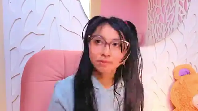 VioletxBloom online show from April 2026 12:54:01 PM