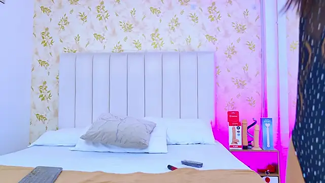 Samanta Isel online show from November 2025 03:05:01 AM