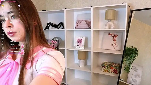 TraciMyntti online show from November 2025 01:26:02 AM