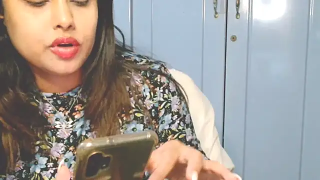 Indian GlowingMiax online show from September 2025 06:52:02 PM