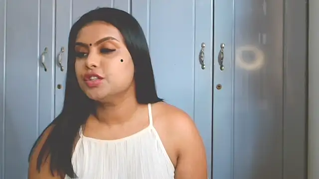 Indian GlowingMiax online show from October 2025 12:15:01 PM