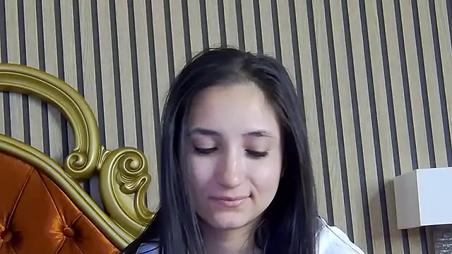 Snapshot of CarolinaBlair chatting on July 2026 02:04:01 AM CarolinaBlair online show from July 2026 02:04:01 AM