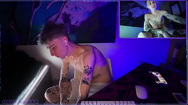 Snapshot of davesinner chatting on May 2026 11:56:01 PM davesinner online show from May 2026 11:56:01 PM