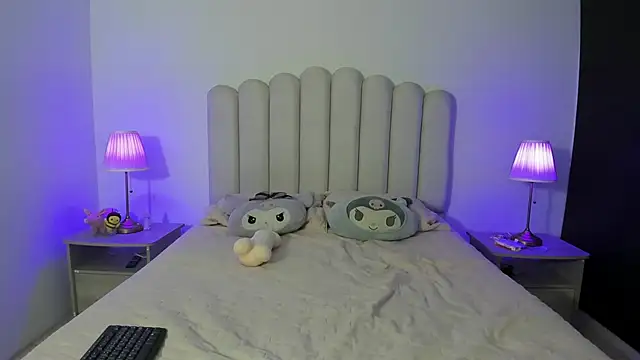 SofieBunnie online show from November 2025 11:04:02 PM