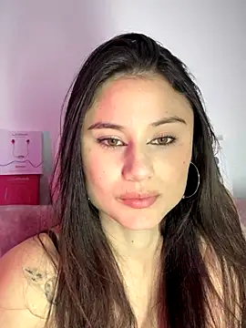 Snapshot of VioletaLorette chatting on October 2025 03:40:01 AM VioletaLorette online show from October 2025 03:40:01 AM