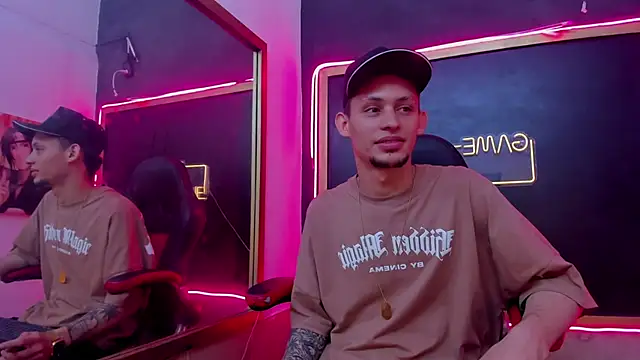 Asmodeo 24 online show from October 2025 02:26:01 PM