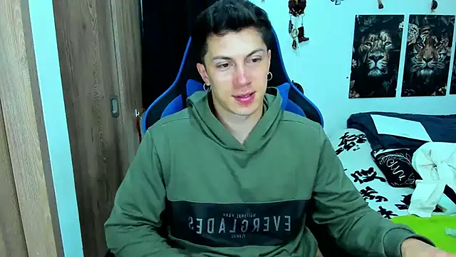 Snapshot of javiersexymann chatting on February 2025 11:41:02 PM javiersexymann online show from February 2025 11:41:02 PM