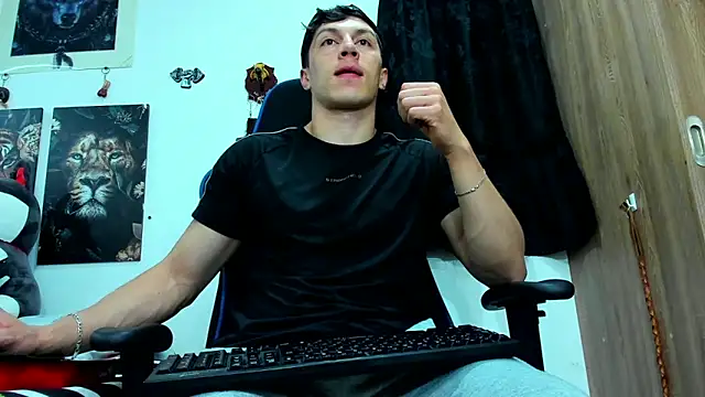 Snapshot of javiersexymann chatting on March 2025 03:24:01 AM javiersexymann online show from March 2025 03:24:01 AM