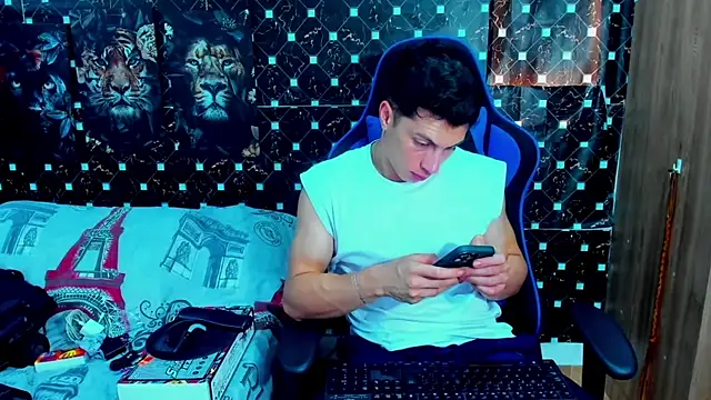 Snapshot of javiersexymann chatting on December 2025 07:32:01 PM javiersexymann online show from December 2025 07:32:01 PM