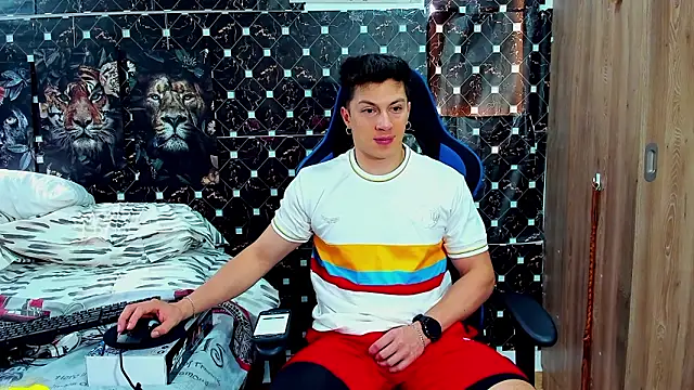 javiersexymann online show from February 2026 08:29:01 PM