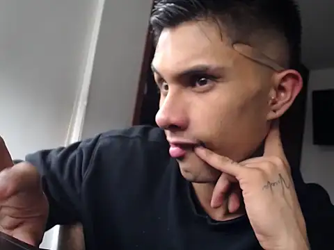 Snapshot of Manuel99boy chatting on September 2025 01:05:01 PM Manuel99boy online show from September 2025 01:05:01 PM