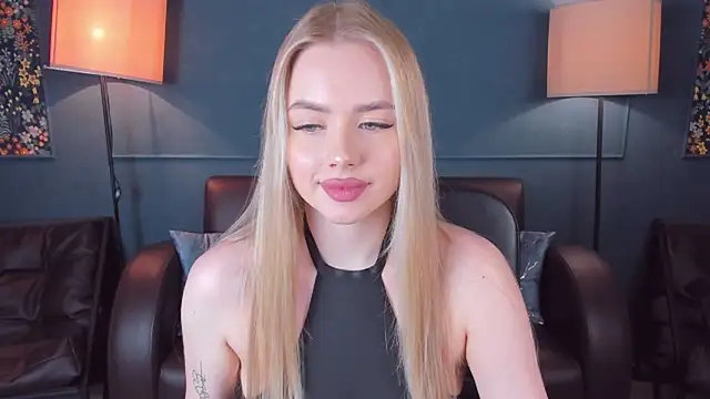 AvroraGoldie online show from November 2025 10:37:02 AM