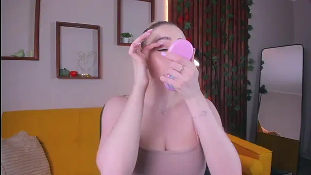 AvroraGoldie online show from December 2025 03:37:02 AM