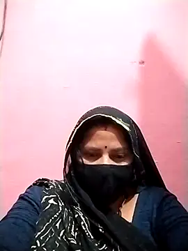 Rajnee33A online show from April 2026 04:52:02 PM